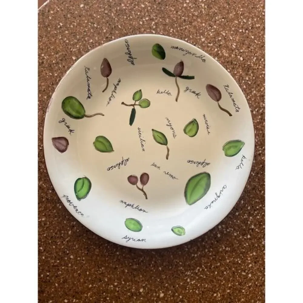 Pottery barn, olive print serving bowl 13 inch